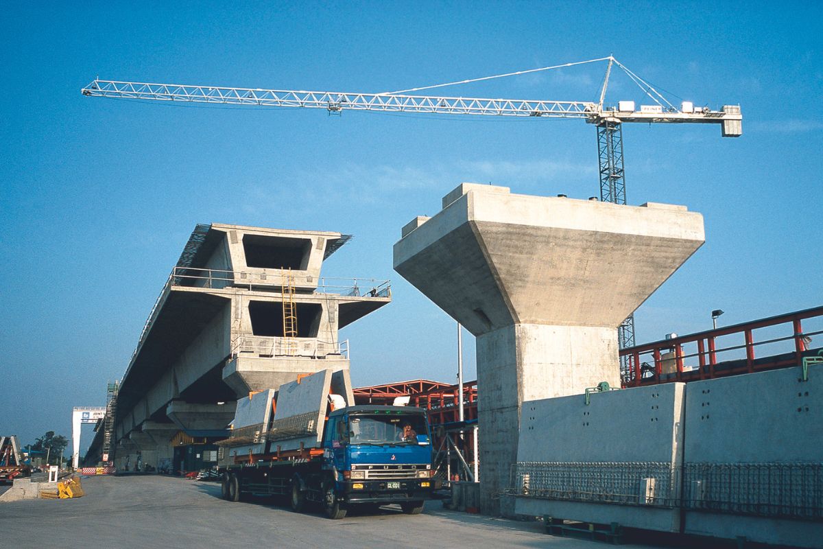 The Taiwan High Speed Railway was built in a record time of just over two years